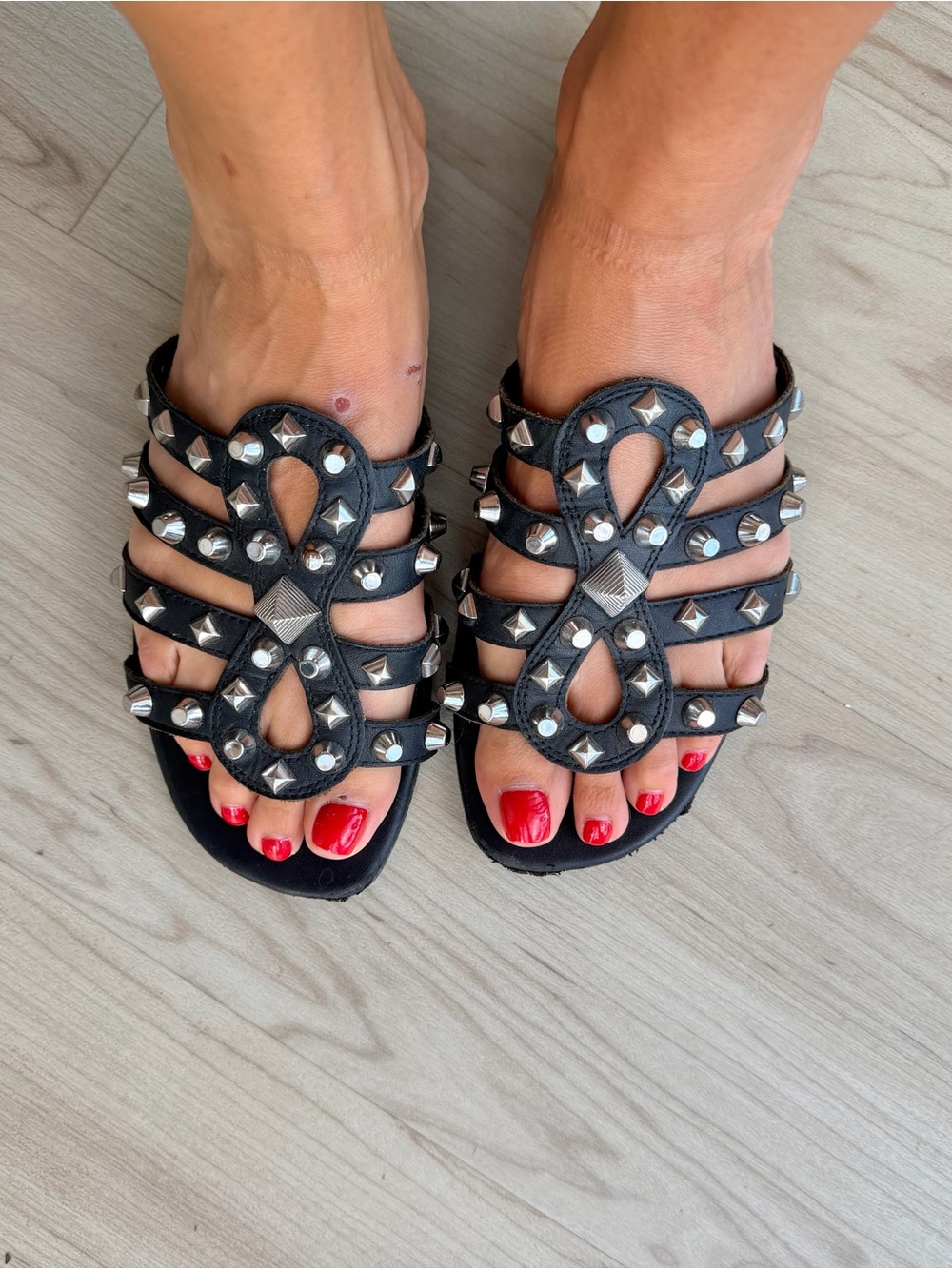 Sam Edelman Black Studded Leather Slide Sandals in POOR CONDITION